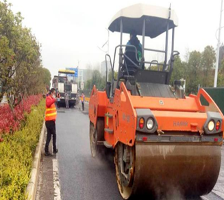 武漢陽邏開發區主干道路面黑化工程